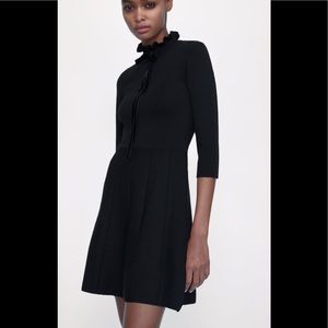 Zara knit dress with velvet bow(stretch)